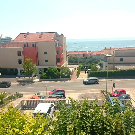 Apartment 15 Makarska