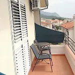 15 * Makarska